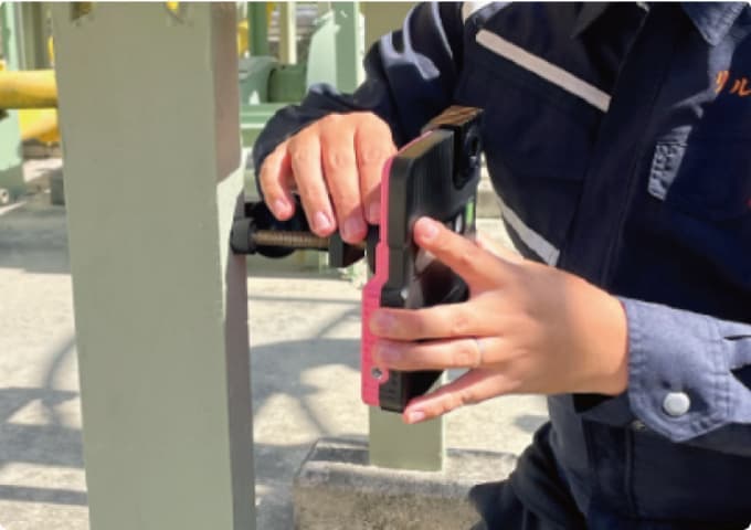 Inspection-focused IoT cameras that require no power or network wiring